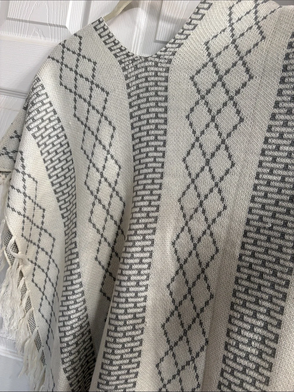 SHEIN Cream & Gray Fringed Knit Poncho